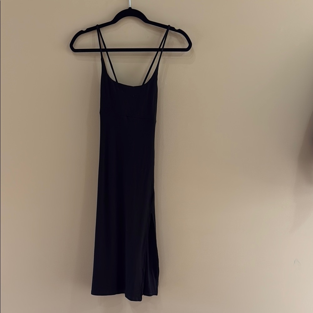 HALARA Black Midi Dress